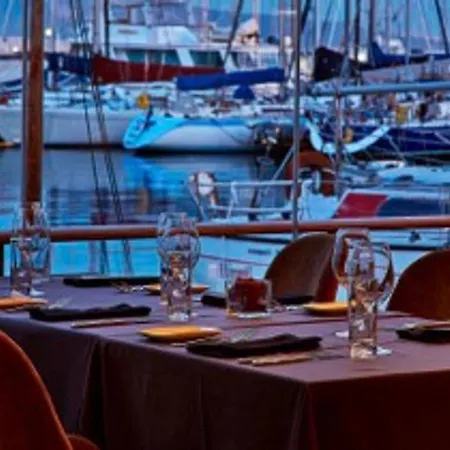 Waterfront Lux